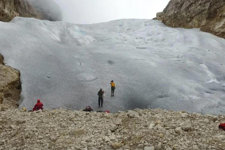 Salju abadi di papua