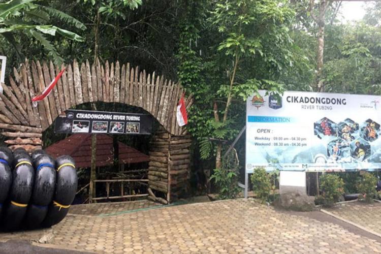 Cikadongdong river tubing