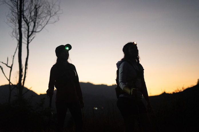 pendakian malam hari