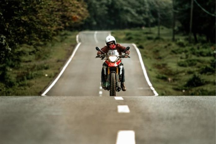 Yang harus dibawa saat touring motor