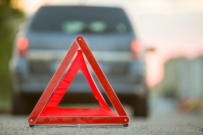 segitiga pengaman jalan