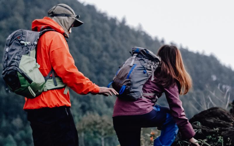 Perbedaan guide dan porter