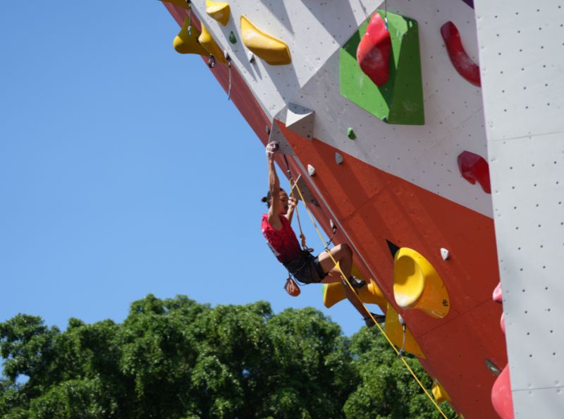 Nguyen Phan Nhat Thanh (Vietnam) di babak kualifikasi Men's Lead EISCC 2024