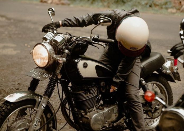 celana touring motor