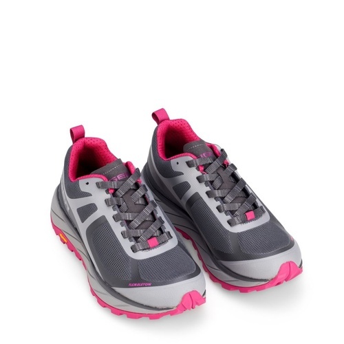 Shikra merupakan sepatu olahraga wanita dari EIGER