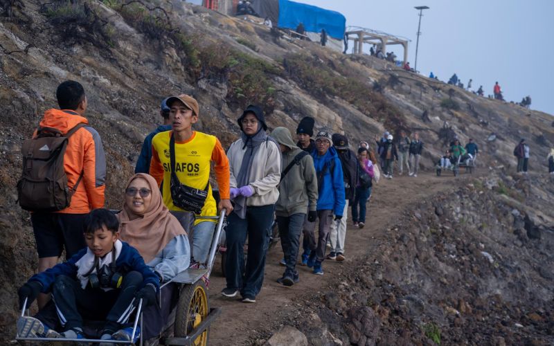 Blue fire kawah ijen
