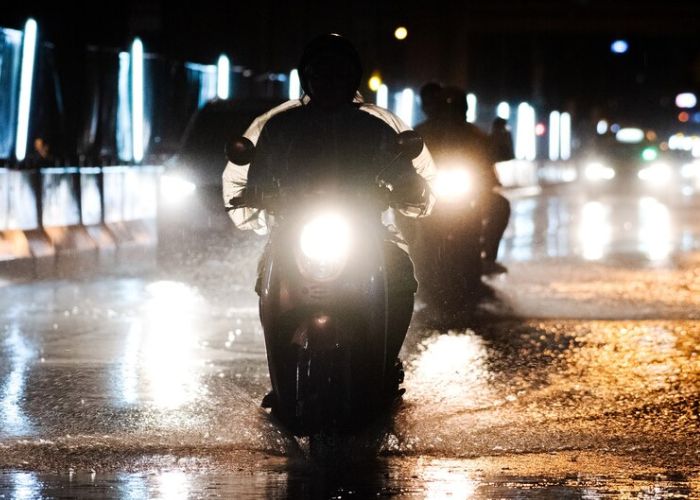 cara merawat motor saat musim hujan