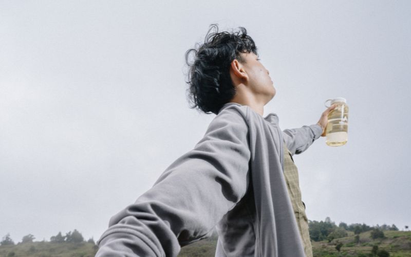 Kebutuhan air minum per orang per hari