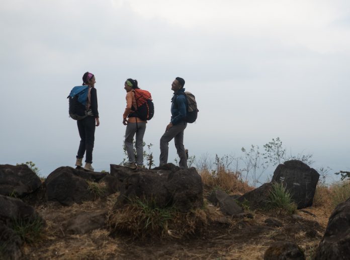 gunung yang cocok untuk tektok