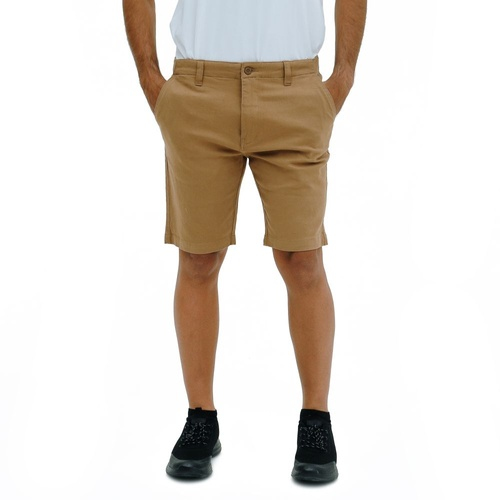 Celana Pendek Chinos dan Kemeja Lengan Pendek