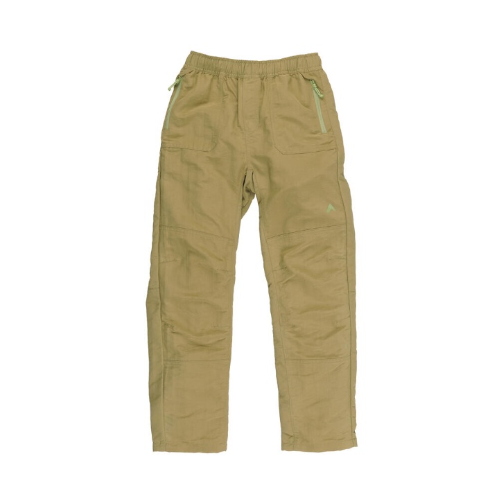 Polo Shirt Kasual dan Celana Panjang