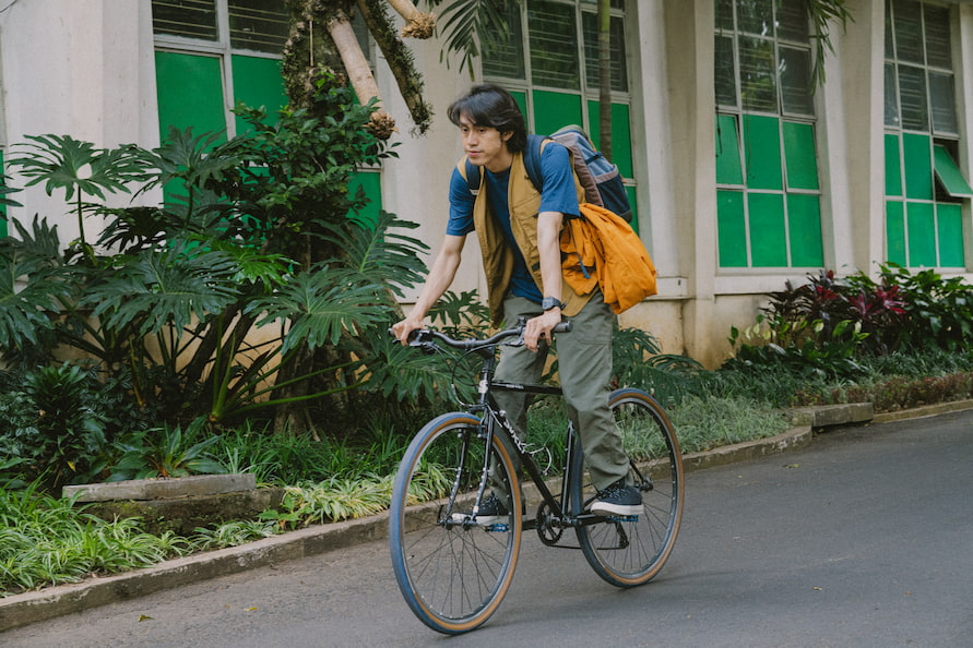 Rekomendasi Outfit Kuliah Pria