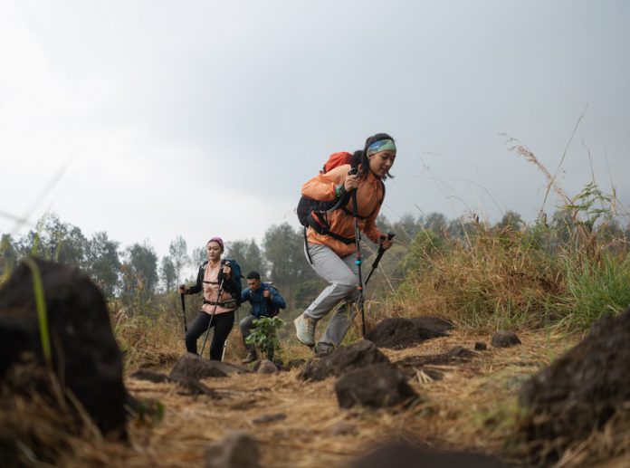 perlengkapan tektok gunung