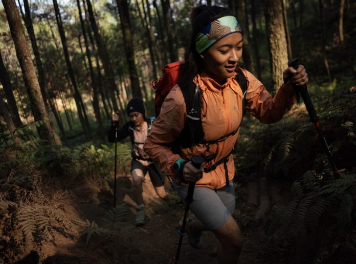 jaket parasut wanita