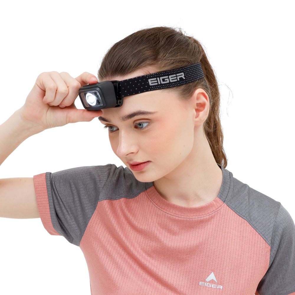 Monocle 350 adalah salah satu senter terbaik untuk naik gunung dari EIGER