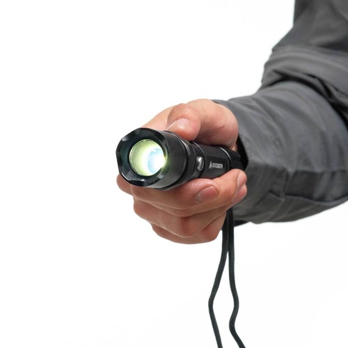 Osbert Flashlight adalah salah satu senter terbaik untuk naik gunung dari EIGER