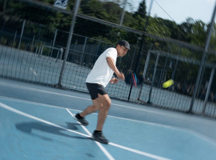 outfit tenis