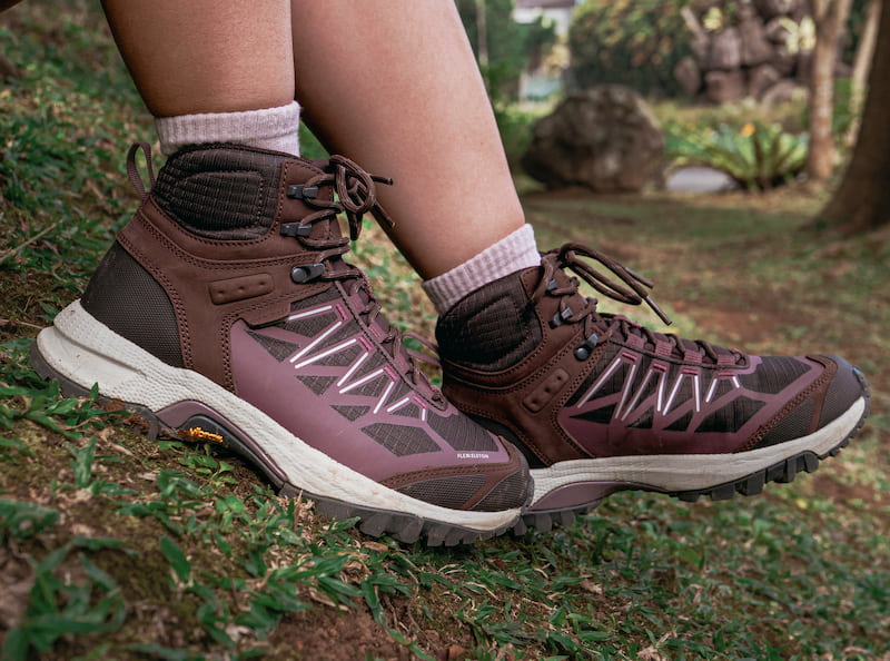 Rekomendasi Sepatu Hutan untuk Mendaki