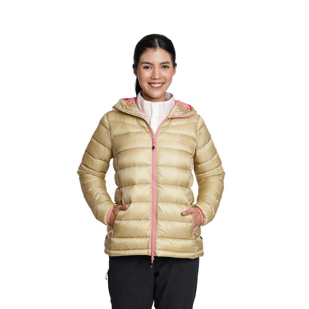 Women Fervor Insulated Jacket merupakan jaket musim dingin wanita dari EIGER