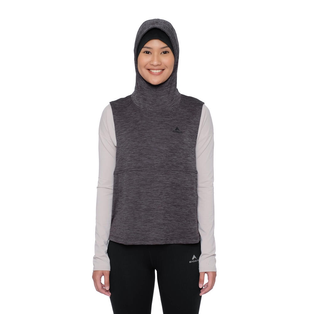 Women Naya Hijab Sport Sleeveless Top  merupakan jilbab olahraga dari EIGER