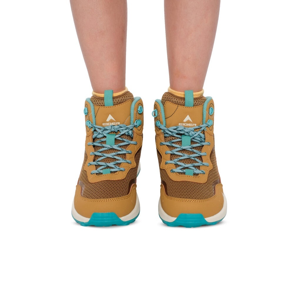 Junior Lynx merupakan sepatu hutan dari EIGER