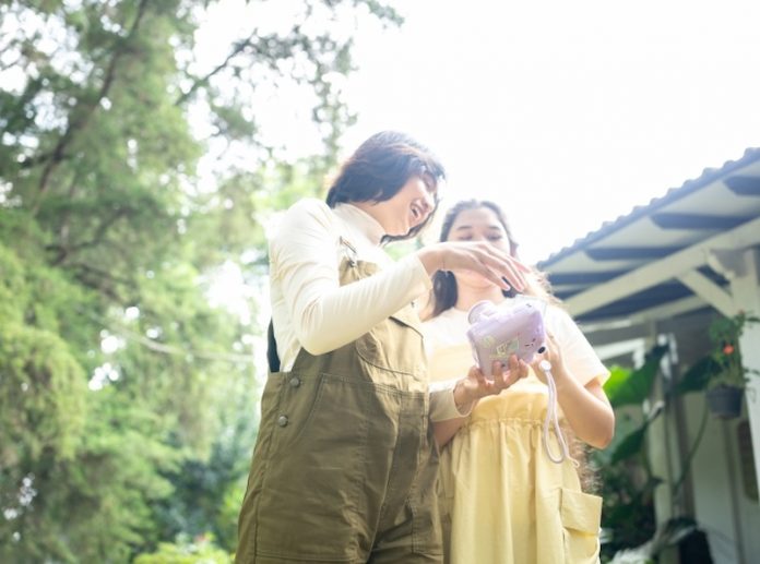 outfit jalan santai wanita