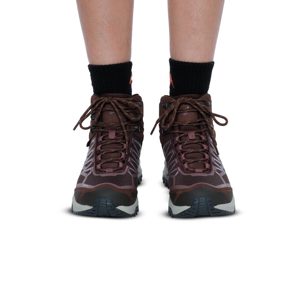 Women Lora Limited merupakan sepatu hutan dari EIGER