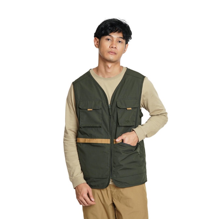 Camfest Multipocket Vest merupakan rompi tactical dari EIGER