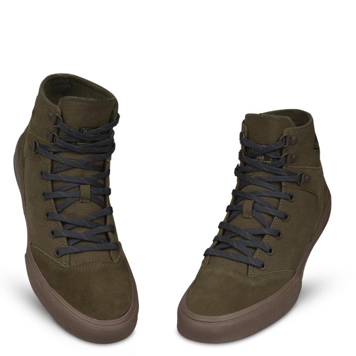 Stanley merupakan sepatu kanvas dari EIGER