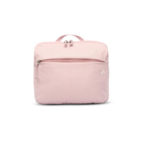 Women Spacious Toiletry 1.0 merupakan toiletries bag dari EIGER