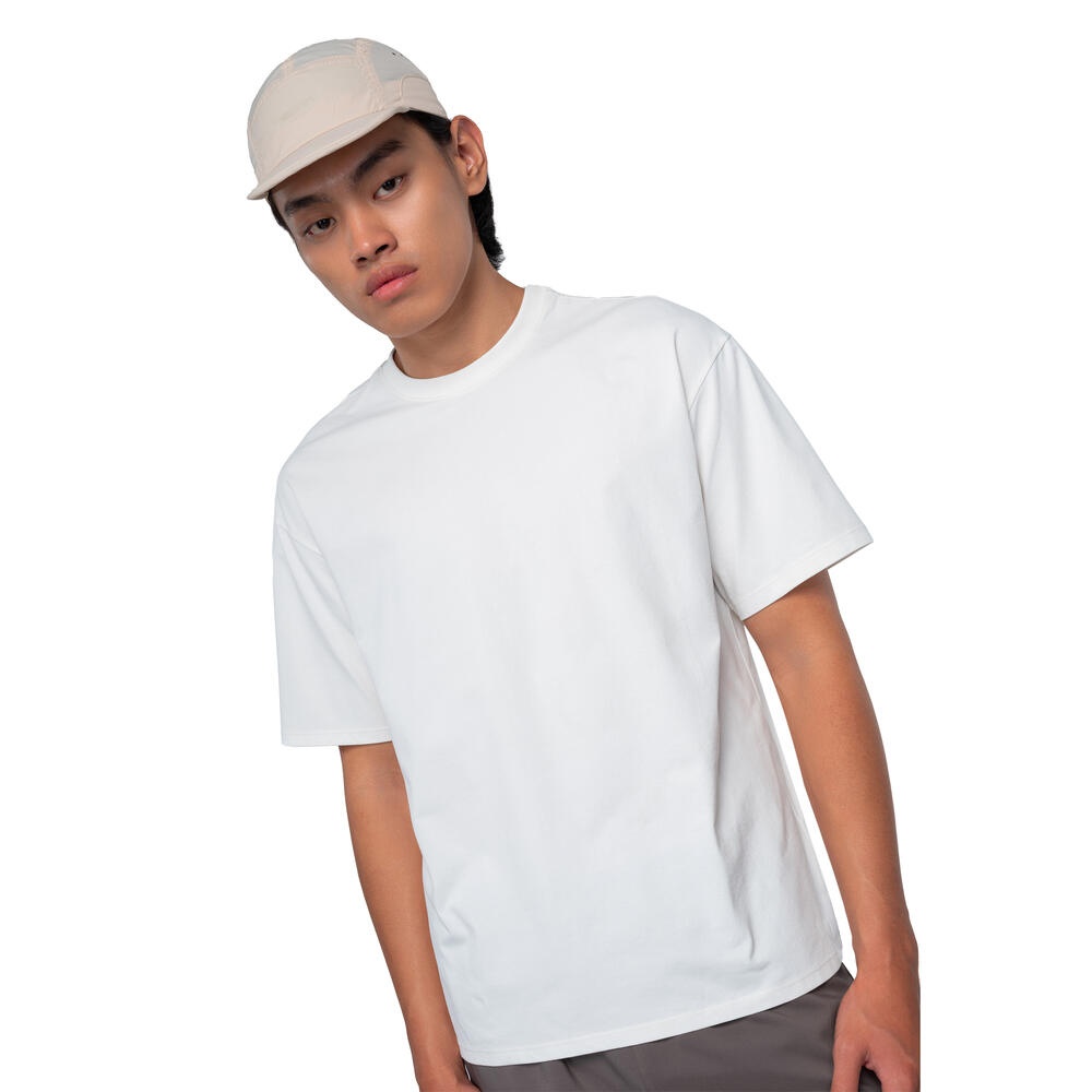 A-DAPT Breezeease Men merupakan baju olahraga pria dari EIGER