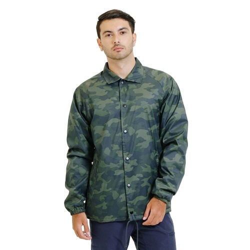 Hometown Jazzy merupakan coach jacket dari EIGER