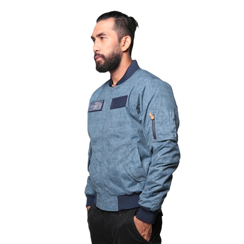 Skybomb Bomber Jacket 89 merupakan jaket bomber pria dari EIGER