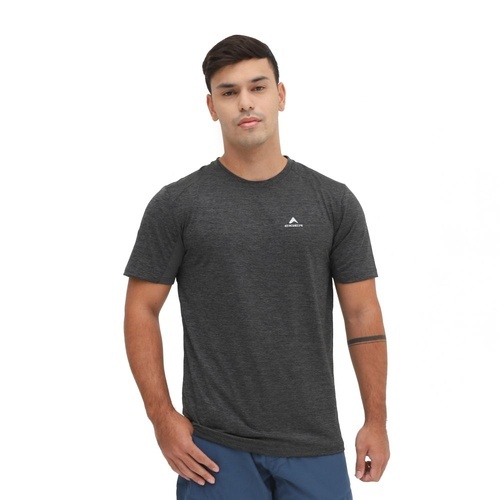 X-Stride 2.0 merupakan baju olahraga pria dari EIGER