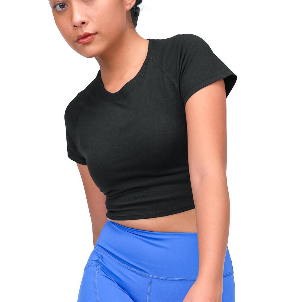 A-DAPT Breezefit Crop Top merupakan kaus running dari EIGER