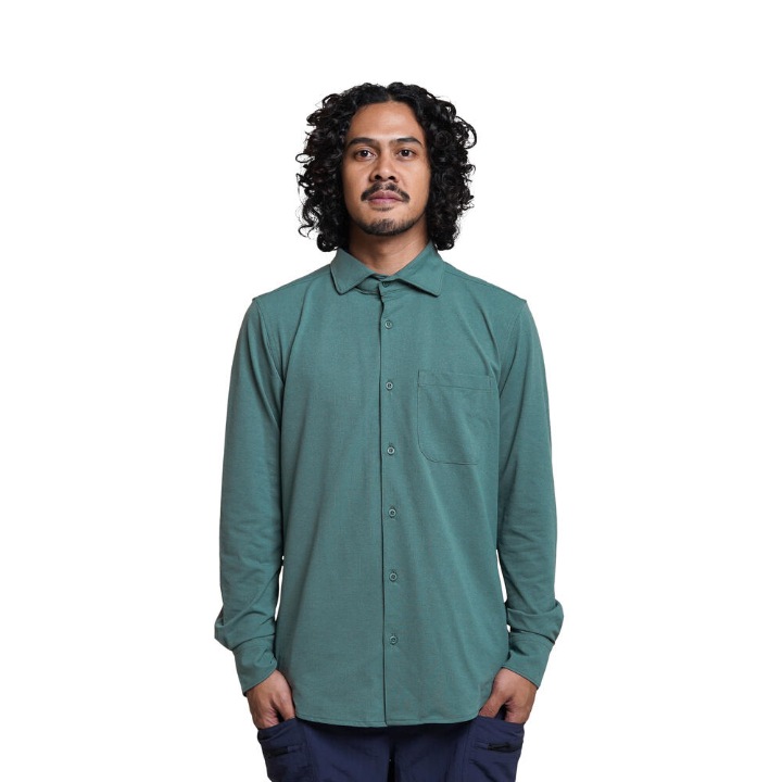 Biscot merupakan kemeja lebaran pria dari EIGER