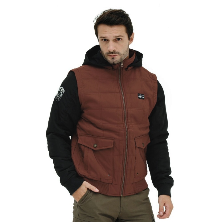 Voyager Jacket 2.0 merupakan vest pria dari EIGER