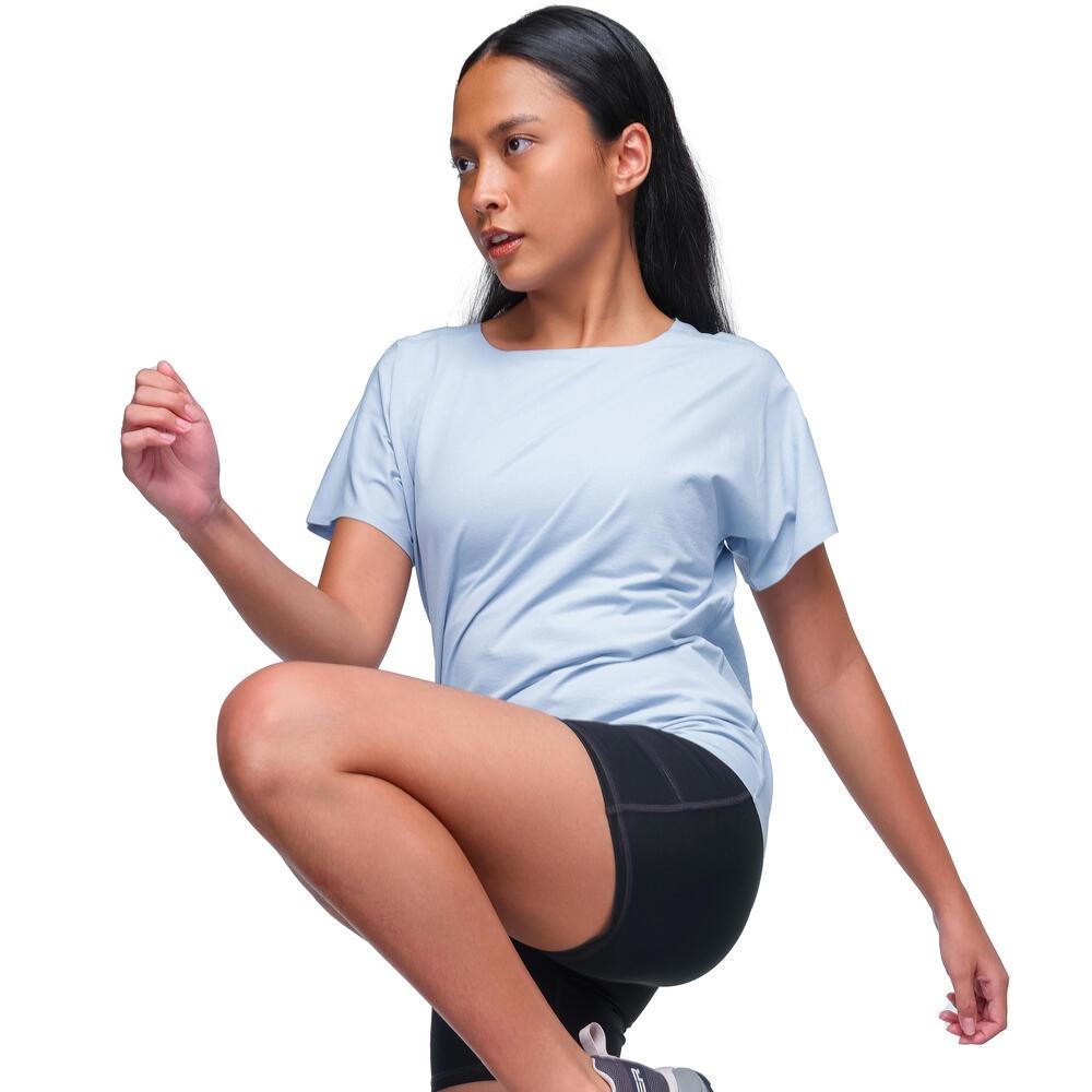 A-DAPT Breezeease Women merupakan kaus lengan pendek dari EIGER