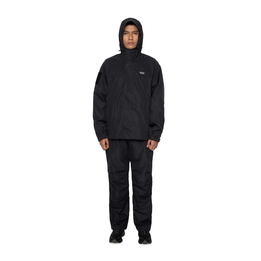 Delta Rainsuit merupakan mantel hujan dari EIGER