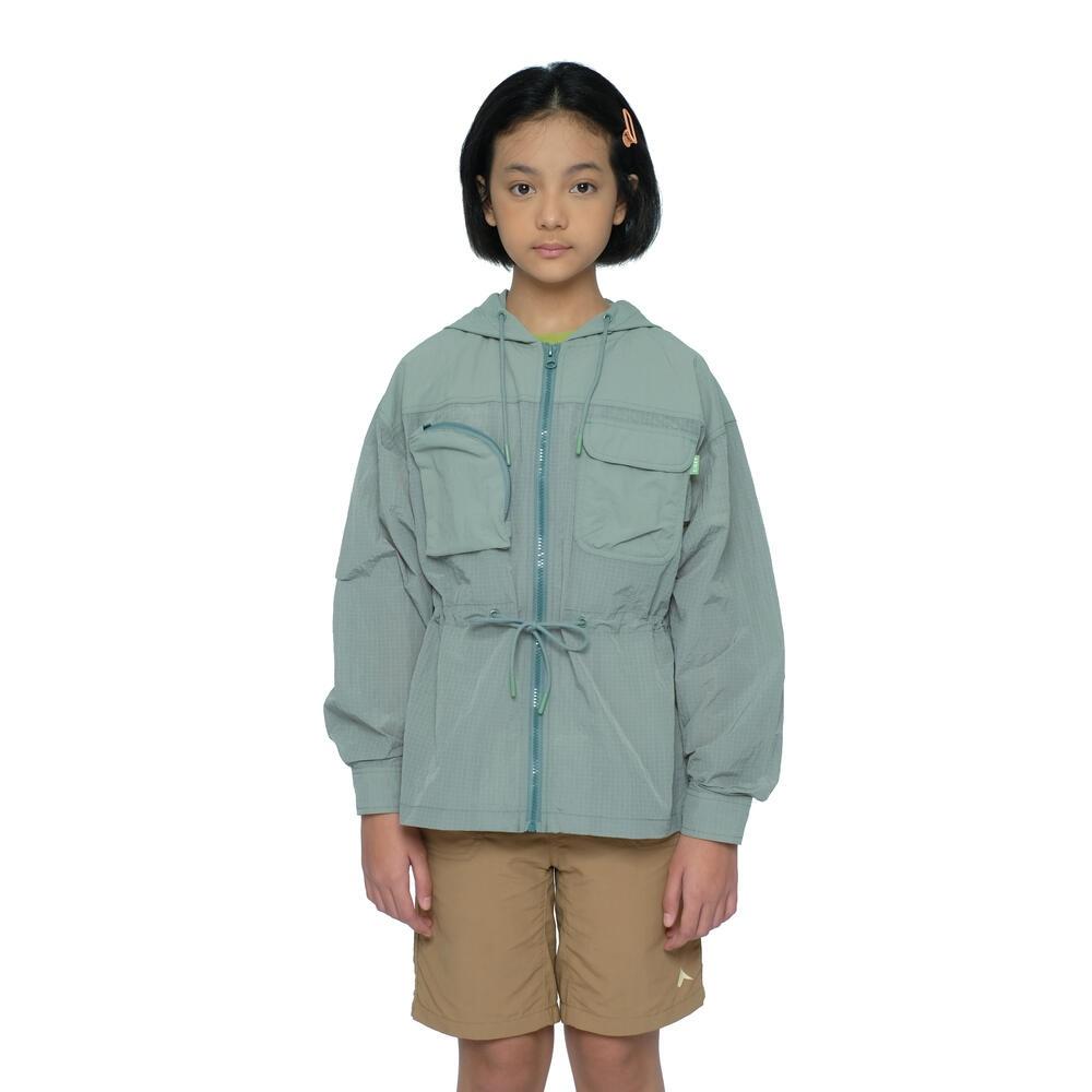 Junior Virere Windblock Jacket merupakan rekomendasi jaket anak dari EIGER
