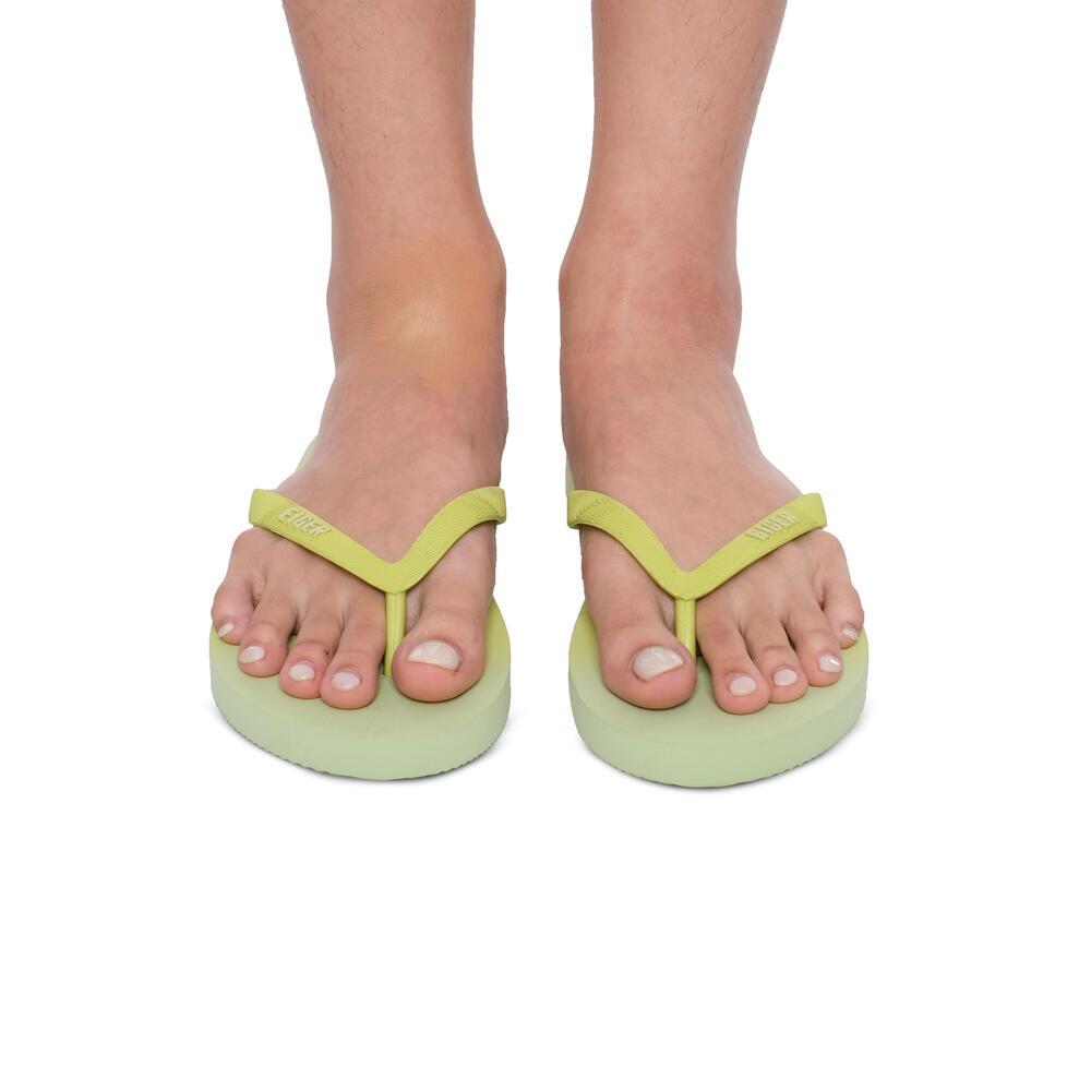 Women Blanca Pinch merupakan sandal jepit dari EIGER