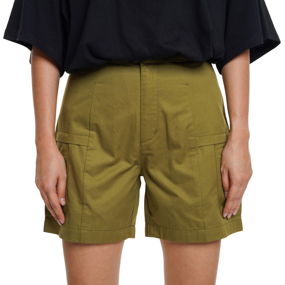 Women Varsha Shorts merupakan celana pendek dari EIGER