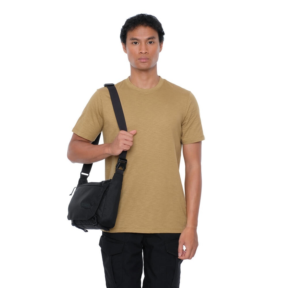 TAC Grayman Shoulder Bag merupakan Tas EIGER Kecil