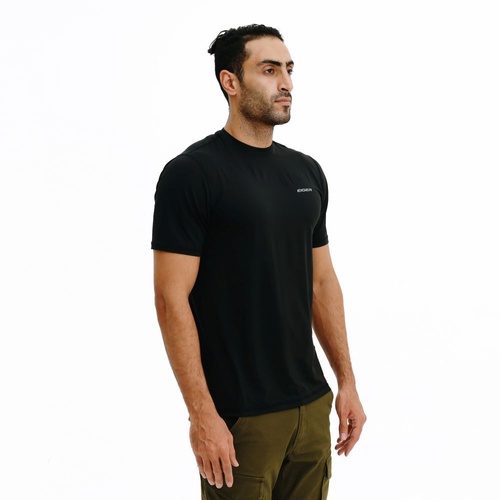 X-Flux merupakan kaus slim fit dari EIGER
