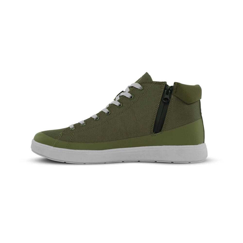 Crosstown Midcut Light merupakan sepatu sneakers pria dari EIGER