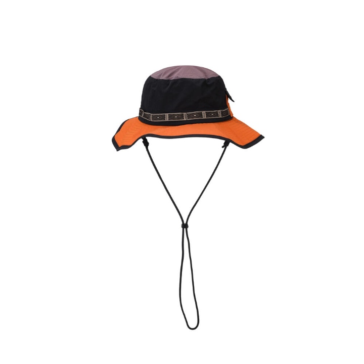 Ethno Crude Bucket Hat dari EIGER untuk outfit rafting