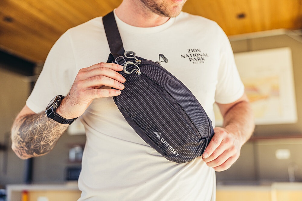 Nano Waistpack merupakan tas EIGER pria