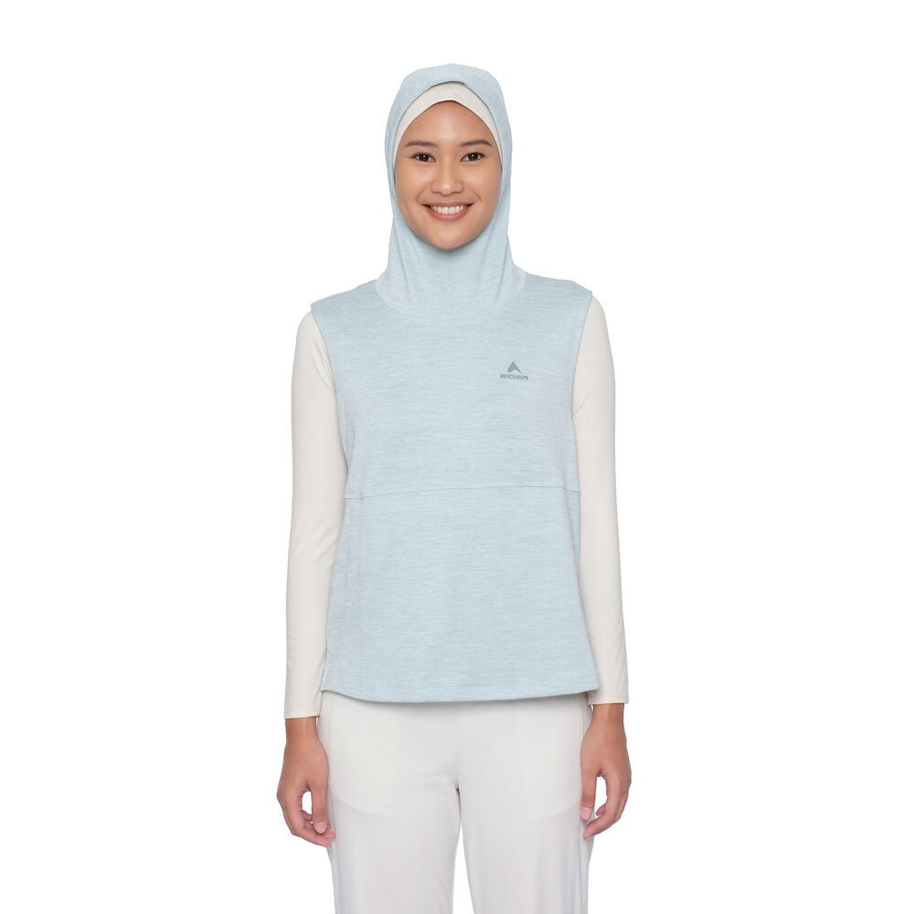 Naya Hijab Sleeveless Top dari EIGER untuk outfit pilates hijab
