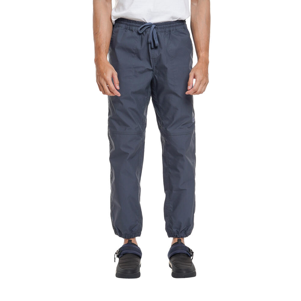 Safar Chinos Jogger Pants merupakan celana chino pria dari EIGER
