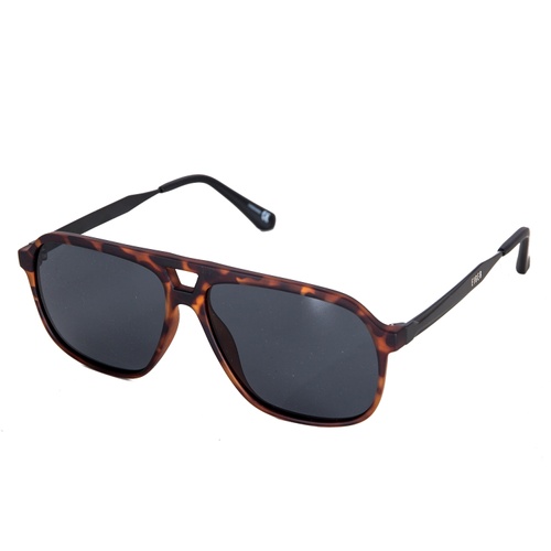 Windward Aviator merupakan kacamata dari EIGER